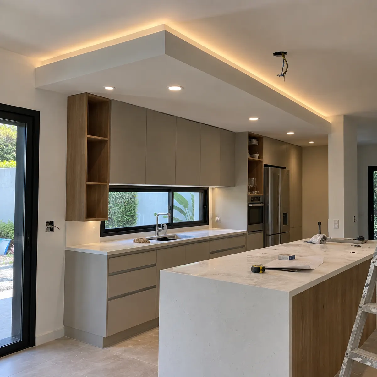 Cielorraso de yeso en cocina integrada en Villa Devoto